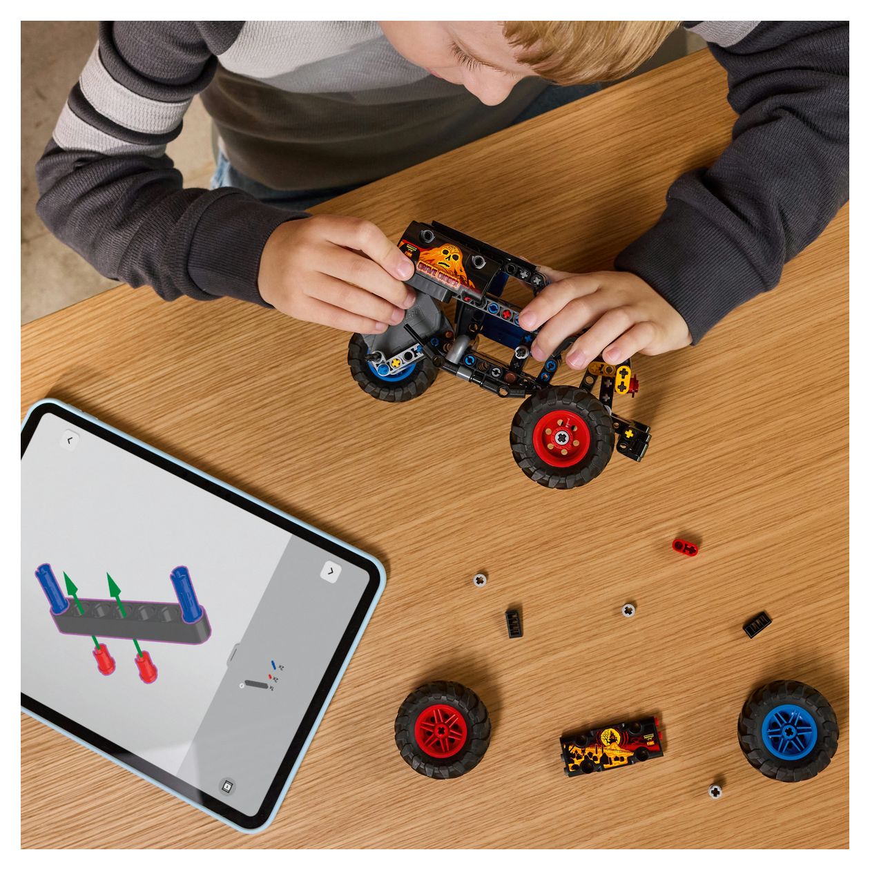 Monster Jam™ Grave Digger™ Feuer und Eis 