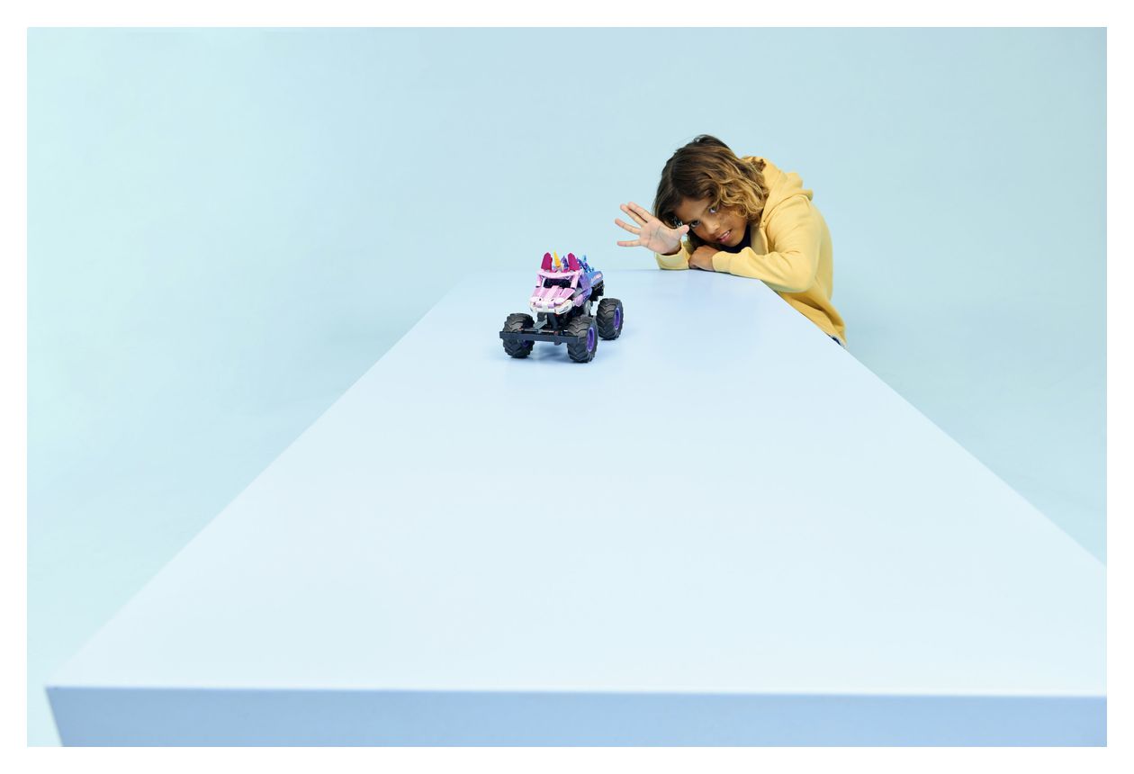 Monster Jam™ Sparkle Smash™ mit Rückziehmotor 