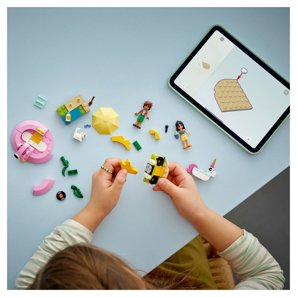 Poolparty mit Einhorn und Flamingo 