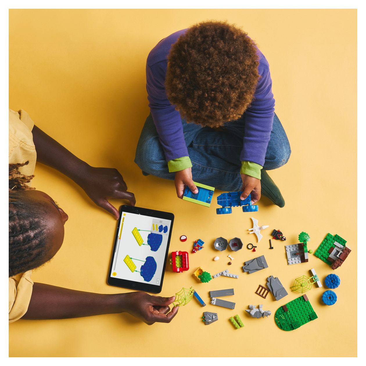 Spideys Team auf Rettungsmission im Dino-Truck 