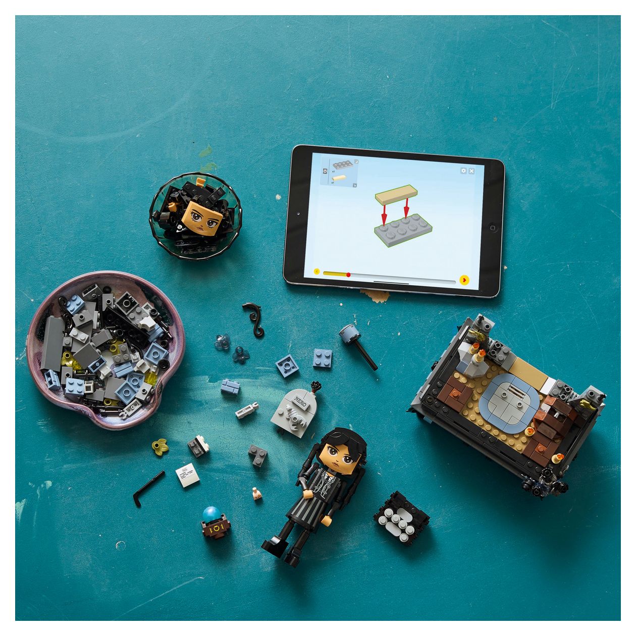 Wednesday Addams Baufigur 