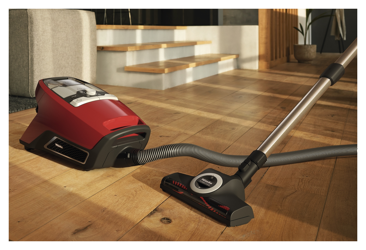 Blizzard CX1 Cat&Dog Bodenstaubsauger Beutellos 890 W HEPA  (Rot) 