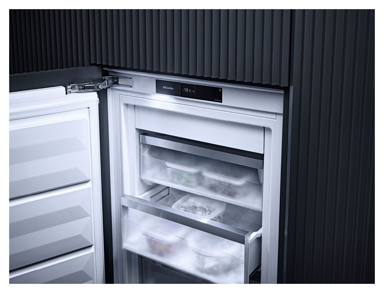 FNS7470D 156 l Einbau Gefrierschrank 173,38 kWh Jahr NoFrost 