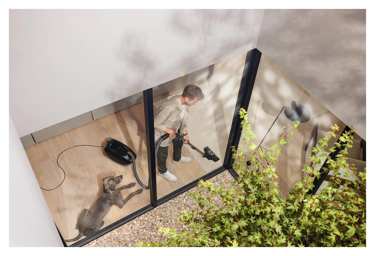 Guard M1 Cat & Dog Bodenstaubsauger mit Staubbeutel 890 W Miele Active AirClean  (Schwarz) 