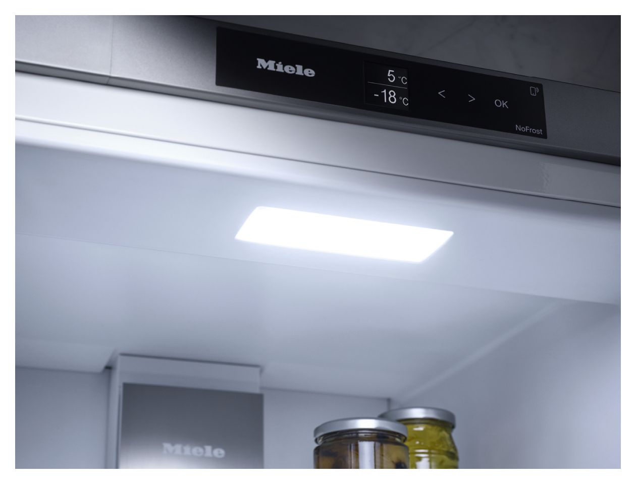 KS4383ED 399 l Kühlschrank freistehend EEK: E 123 kWh Jahr  (Edelstahl) 