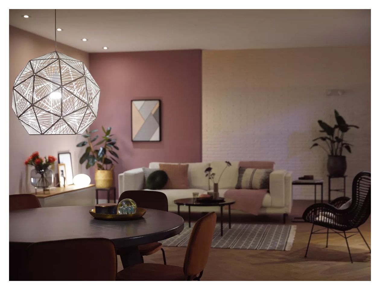 Hue White E27 A60 Viererpack LED Intelligentes Leuchtmittel Weiches Weiß 