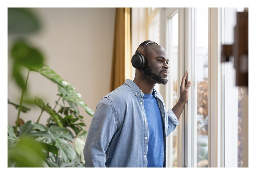 TAH4209WT/00 Ohraufliegender Bluetooth Kopfhörer kabellos 65 h Laufzeit  (Schwarz) 
