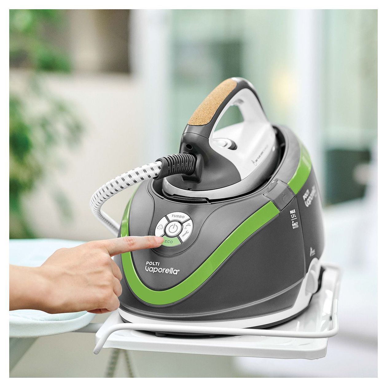 Vaporella Next VN18.40 2200 W Dampfbügelstation (Schwarz, Grün, Weiß) 