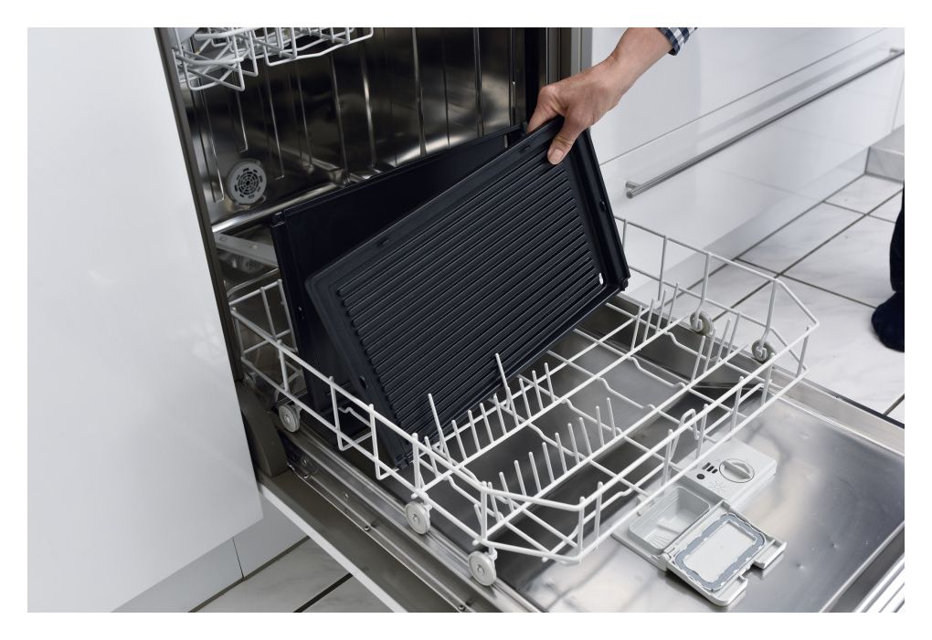 Deli 2200 W  (Schwarz, Silber) 