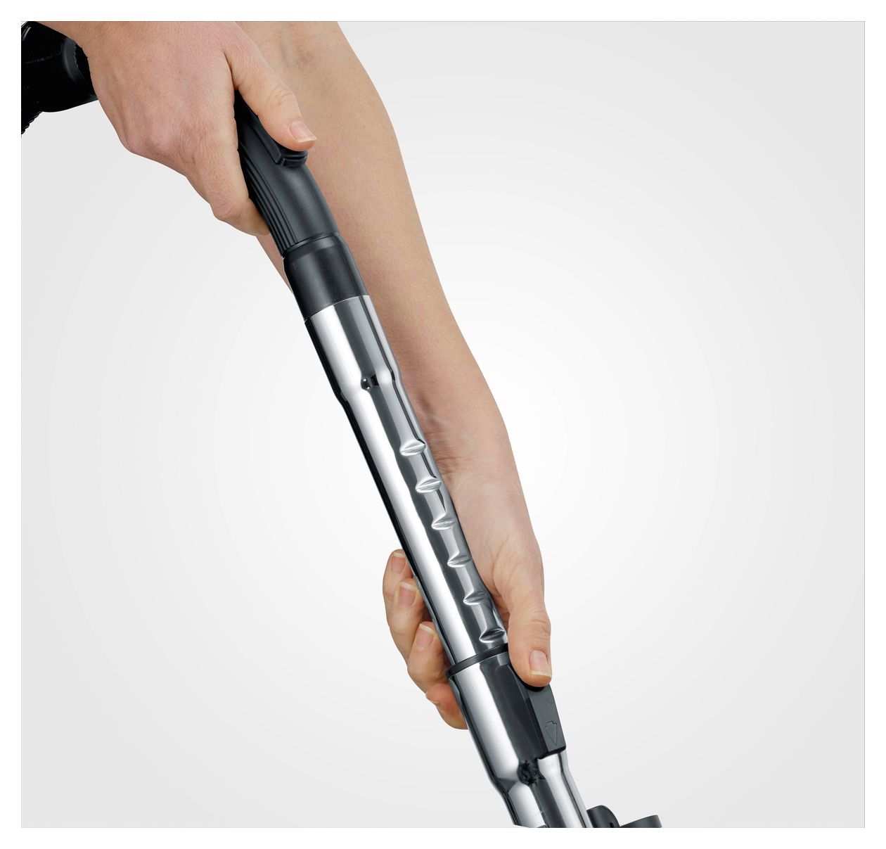 BC7030 Bodenstaubsauger mit Staubbeutel 750 W  (Schwarz, Grau) 