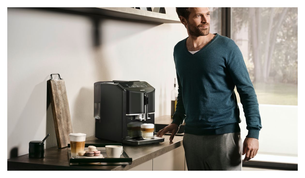 EQ300 TF301E19 Kaffeevollautomat 15 bar 1,4 l 250 g  (Schwarz) 