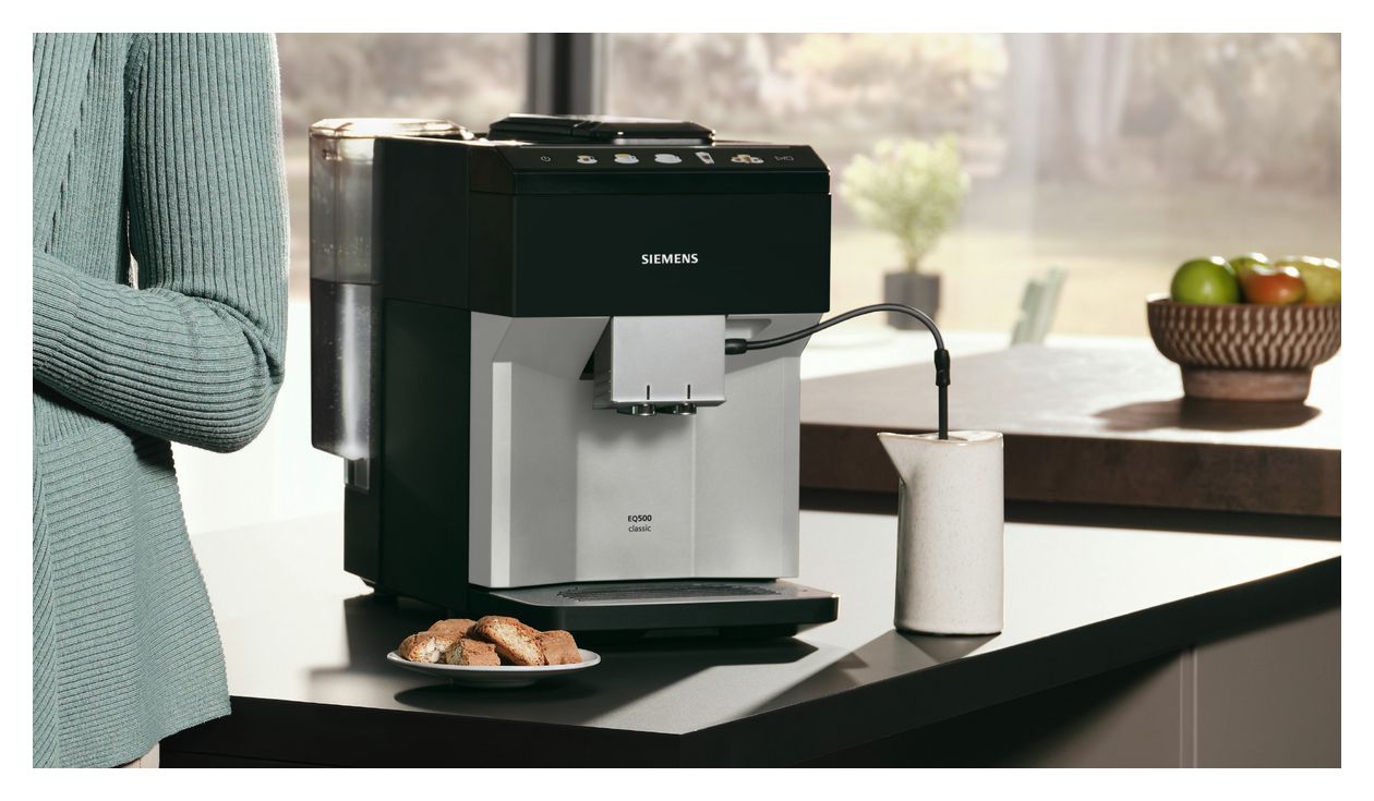 EQ500 TP515D01 Kaffeevollautomat 15 bar 1,9 l 270 g  (Schwarz, Silber) 