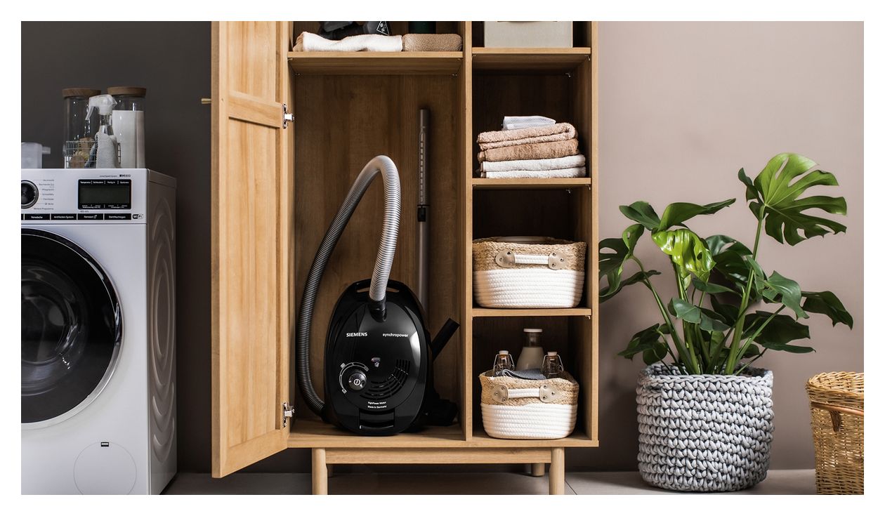 VS06A212 Bodenstaubsauger mit Staubbeutel 600 W Hygienefilter  (Schwarz) 