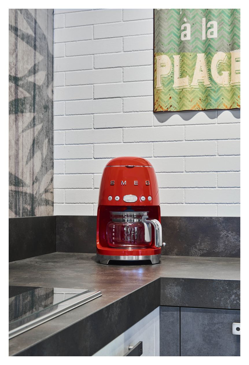 DCF02RDEU 10 Tassen Filterkaffeemaschine 1,4 l  (Rot) 