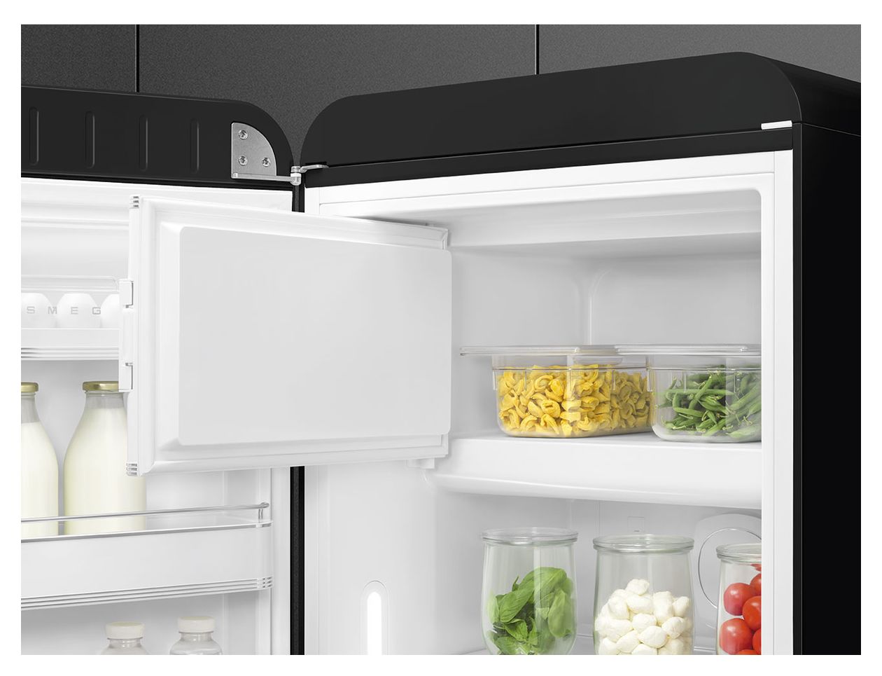 FAB28LBL6 270 l / 244 l Kühlschrank freistehend EEK: C 104 kWh Jahr  (Schwarz) 