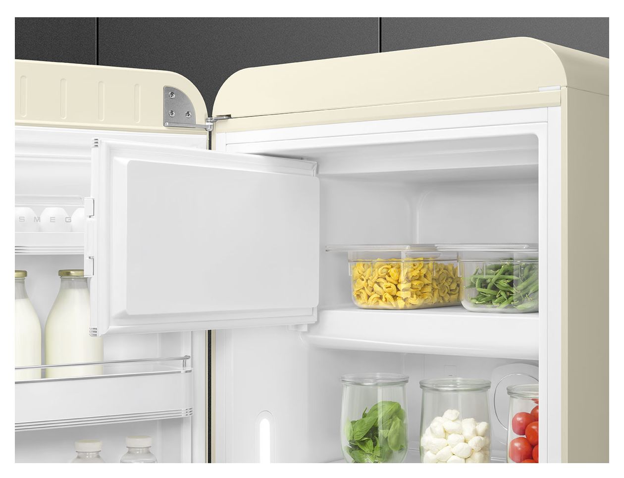 FAB28LCR6 270 l / 244 l Kühlschrank freistehend EEK: C 104 kWh Jahr  (Cremefarben) 