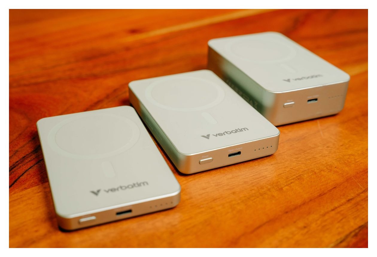 Charge 'n' Go Essentials 5000 mAh Powerbank USB Typ-C Kabelloses Laden  (Grün) 