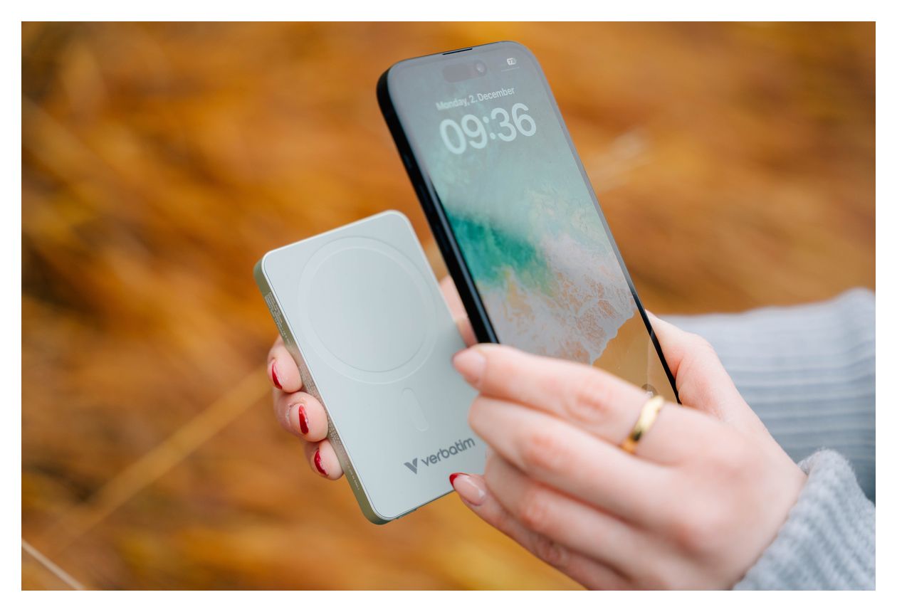 Charge 'n' Go Essentials 10000 mAh Powerbank USB Typ-C Kabelloses Laden  (Grün) 