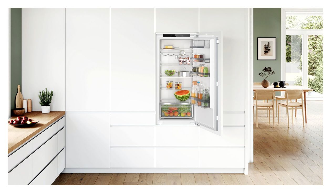 Serie 6 KIR41ADD1 204 l 122,5 cm Einbaukühlschrank EEK: D 81 kWh Jahr 