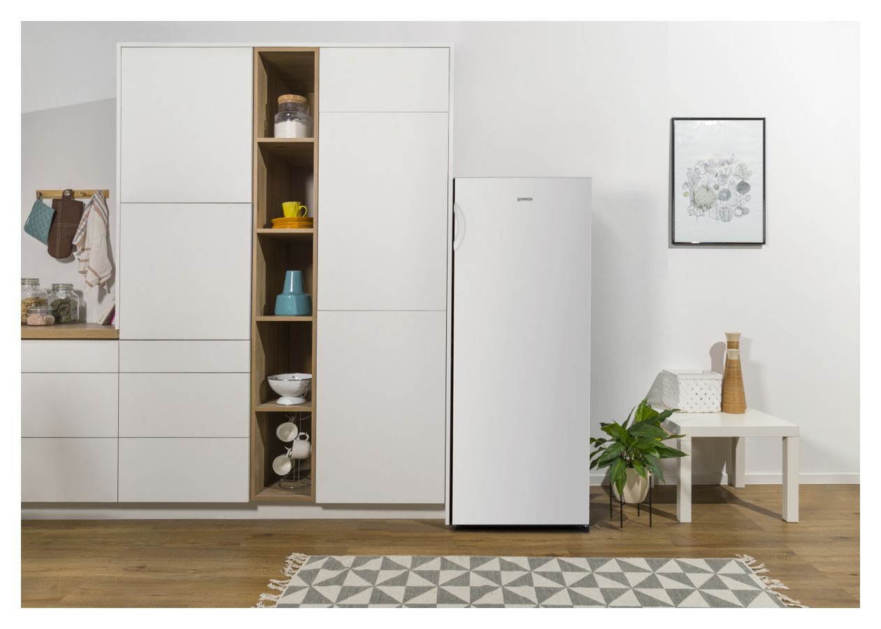R4142PW 242 l / 242 l Kühlschrank freistehend EEK: E 104 kWh Jahr  (Weiß) 