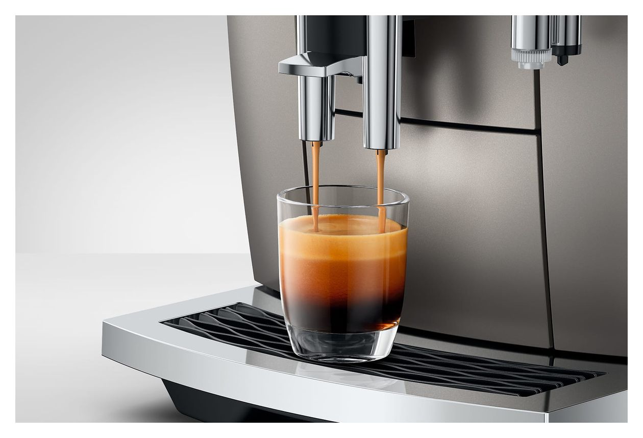 E8 Kaffeevollautomat 15 bar 1,9 l AutoClean  (Silber) 