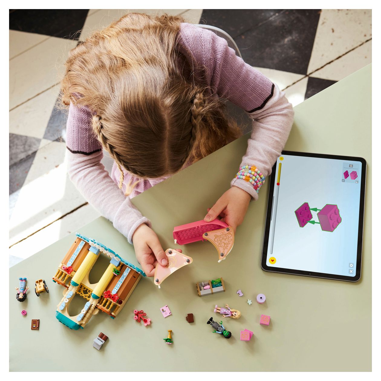 Glinda, Elphaba und Nessarose an der Universität Shiz 