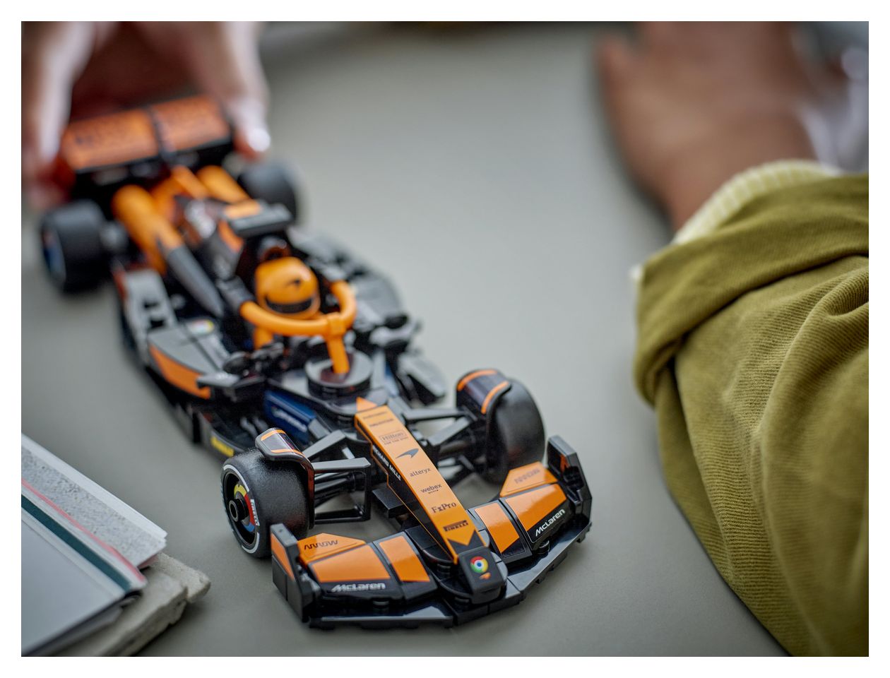 McLaren F1® Team MCL38 Rennauto 