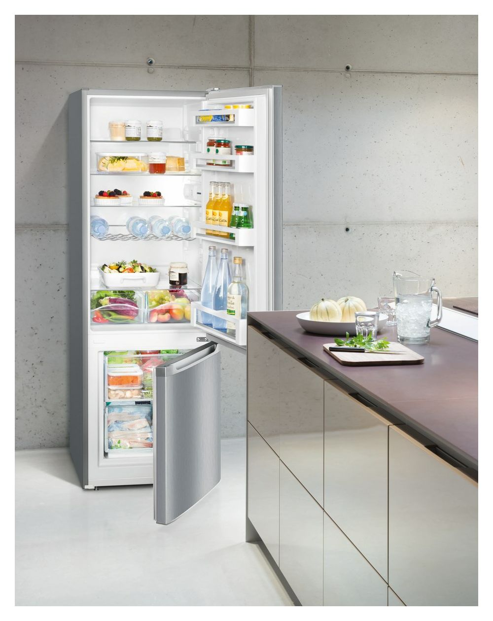CUele2831-26 212 l / 54 l Kühl-Gefrierkombi freistehend 192 kWh Jahr  (Silber) 