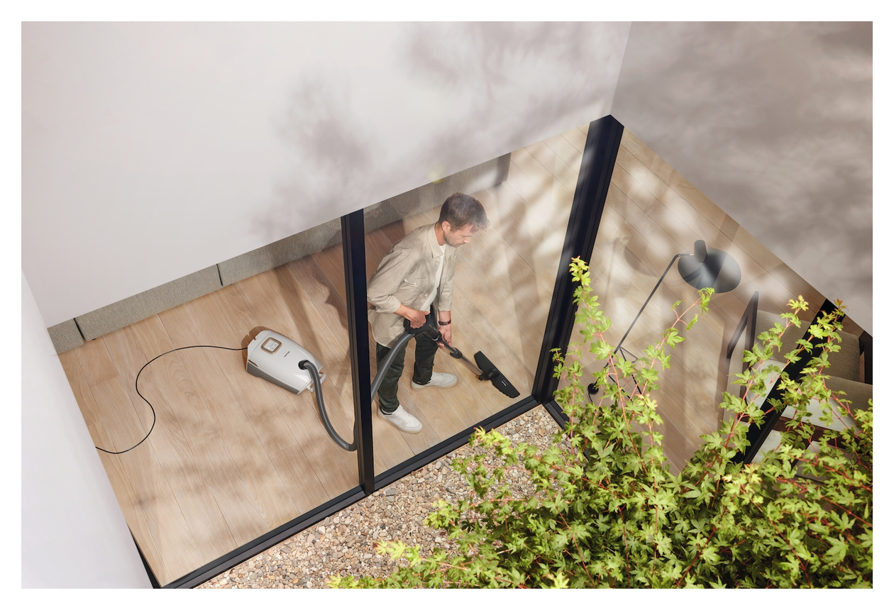 Guard L1 Parquet XL Bodenstaubsauger mit Staubbeutel 890 W Miele AirClean Plus  (Weiß) 