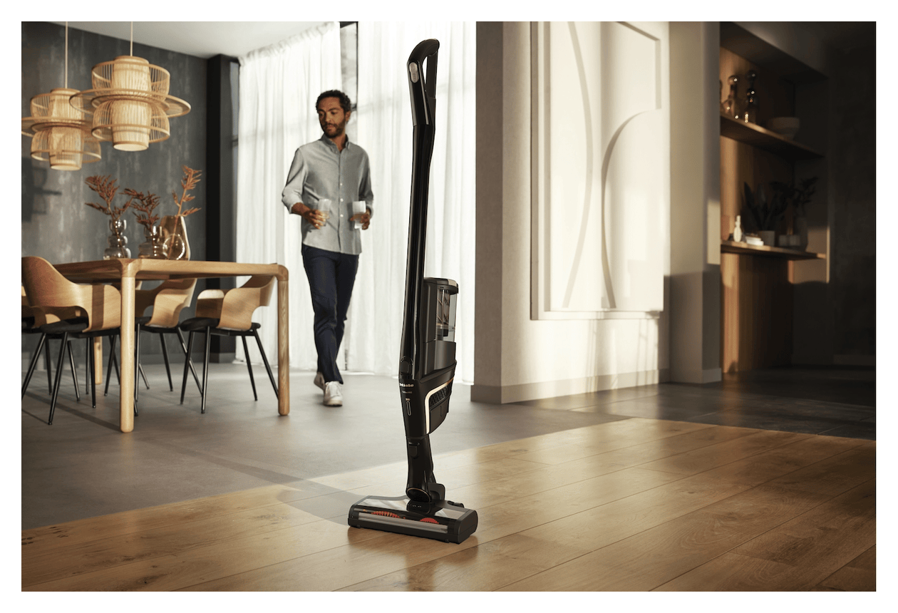 Triflex HX2 Extra Handstaubsauger Beutellos bis 60 min Laufzeit 25,2 V HEPA  (Schwarz) 