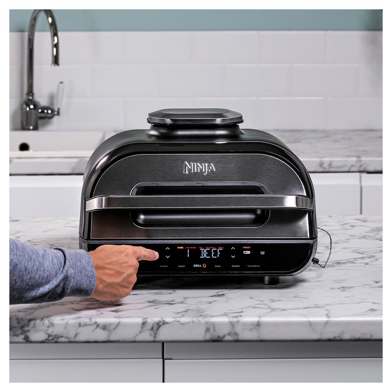 AG551EU Heißluftfritteuse 5,7 l 2460 W  (Schwarz, Grau) 