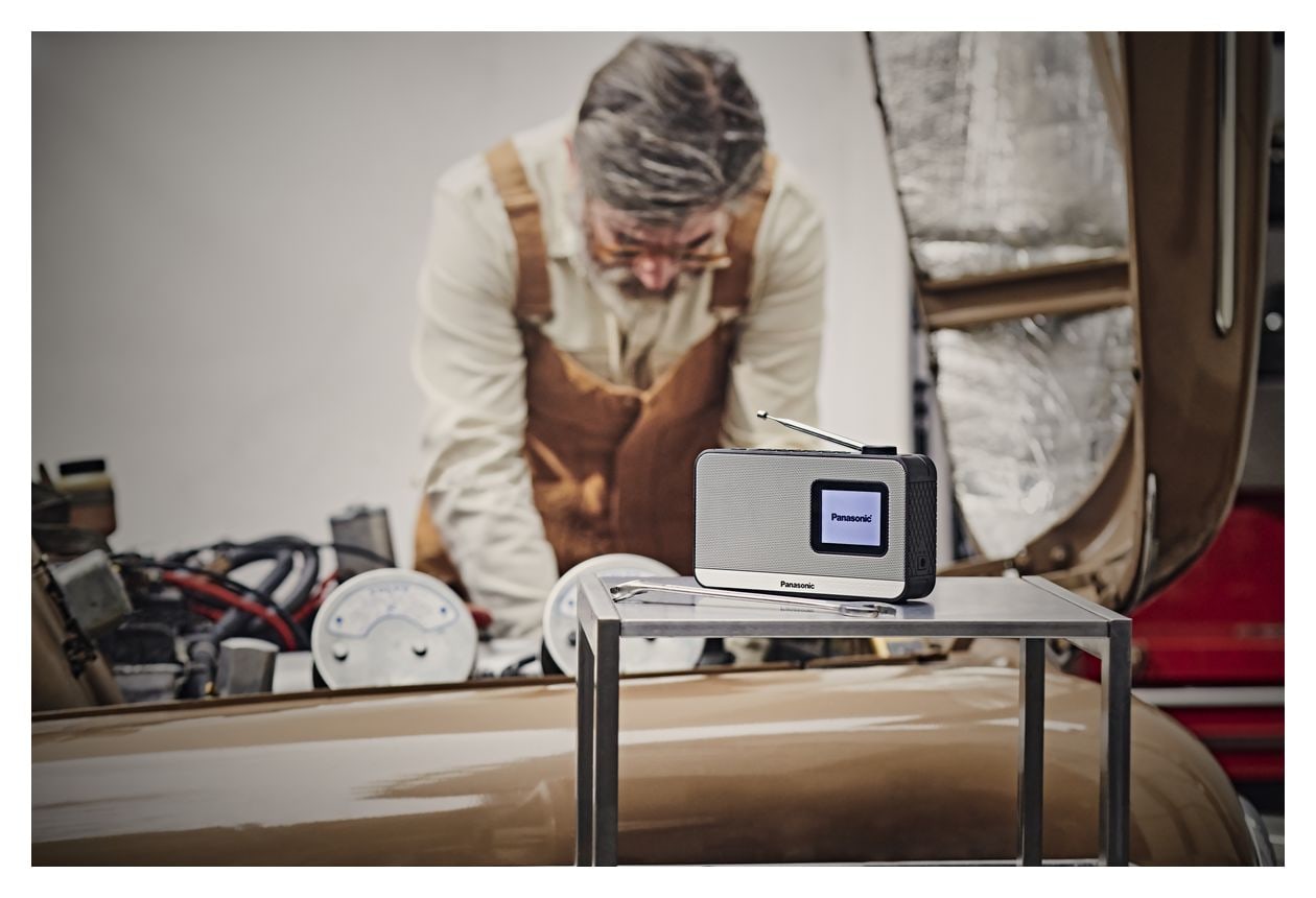 RF-D15 Bluetooth DAB+, FM Radio Tragbar  (Schwarz, Silber) 