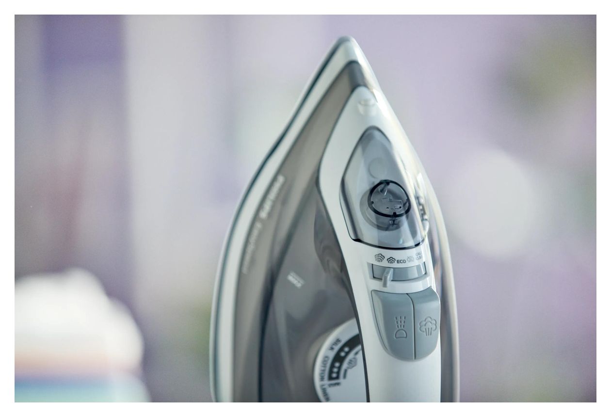 GC1751/80 EasySpeed 25 g/min Dampfbügeleisen 