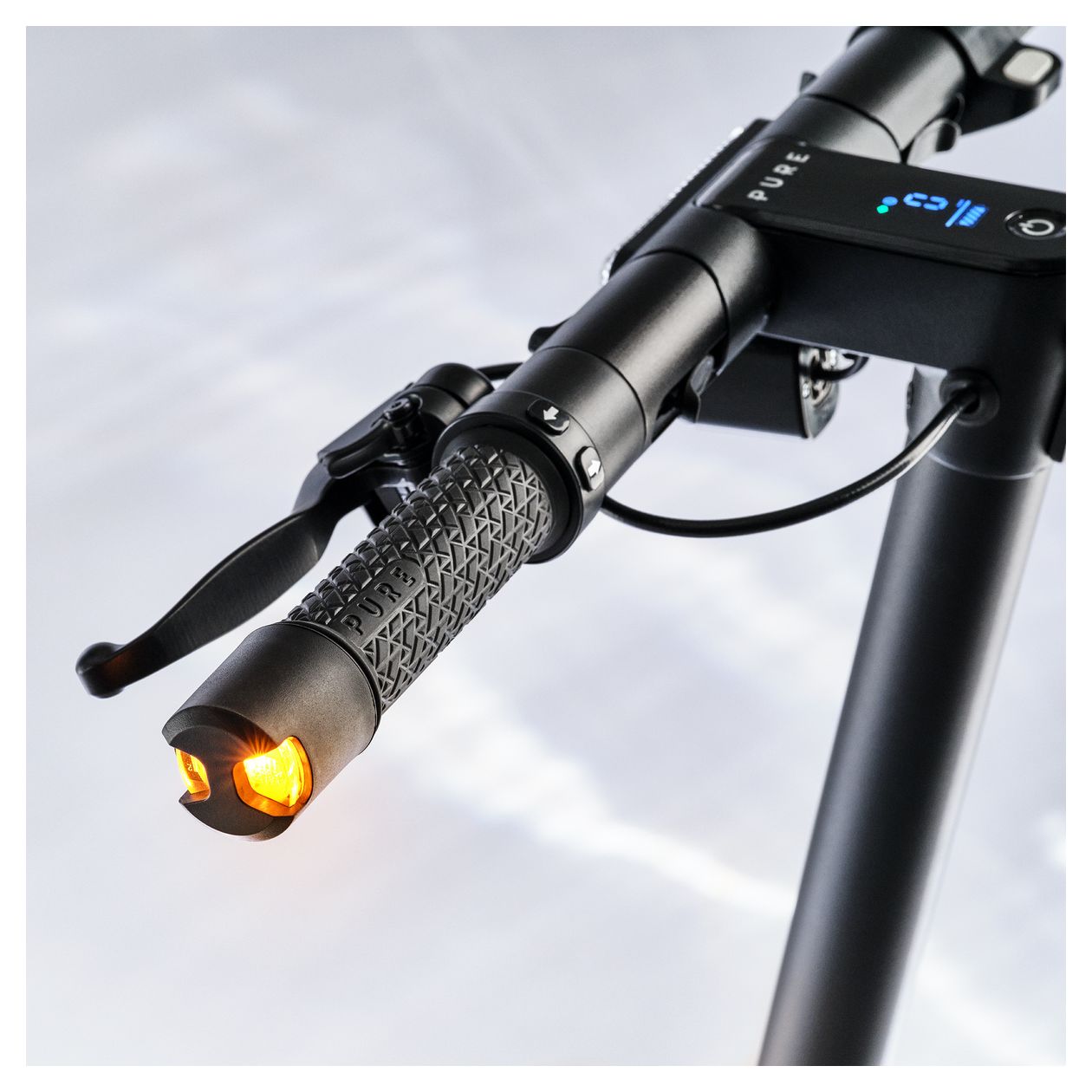 Advance+ 924 W E-Scooter 12 Ah 62,4 km Reichweite 16,2 kg  (Platin) 