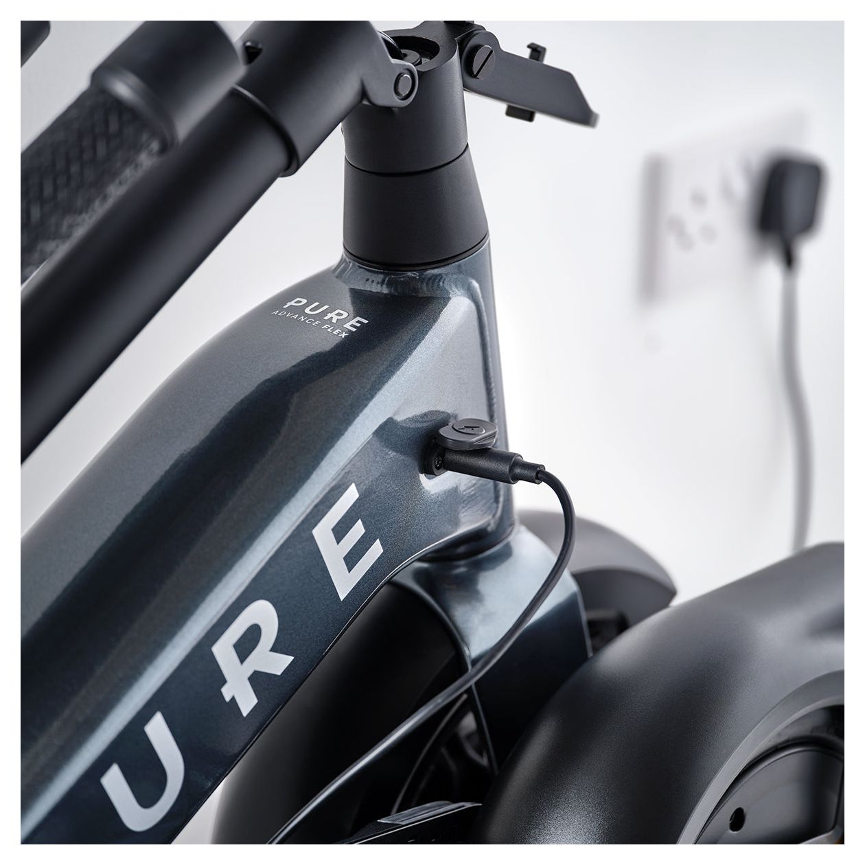Advance Flex 924 W E-Scooter 9,5 Ah 52 km Reichweite 16,2 kg  (Platin) 