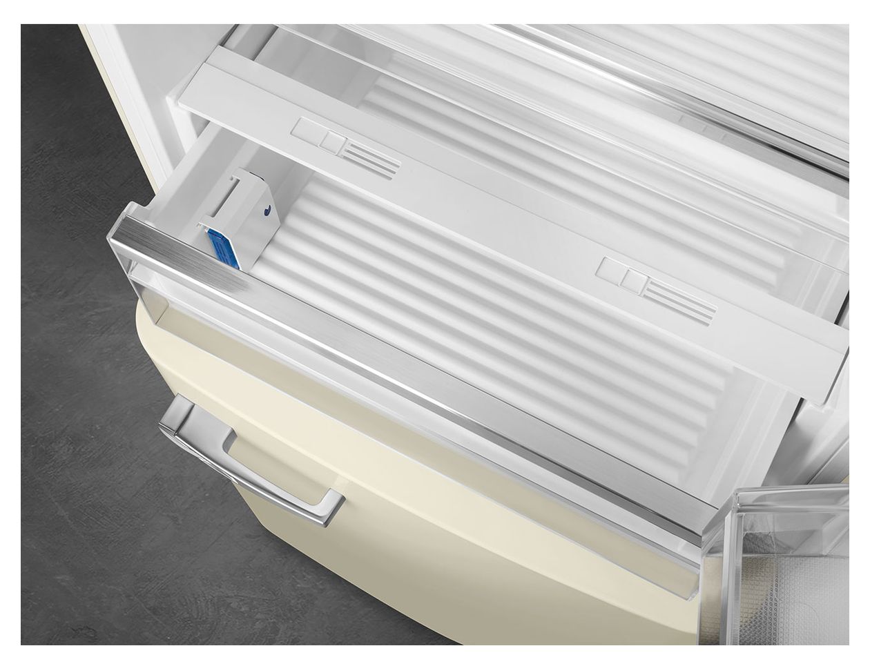 FAB38RCR6 344 l / 137 l Kühl-Gefrierkombi freistehend NoFrost 230 kWh Jahr  (Cremefarben) 