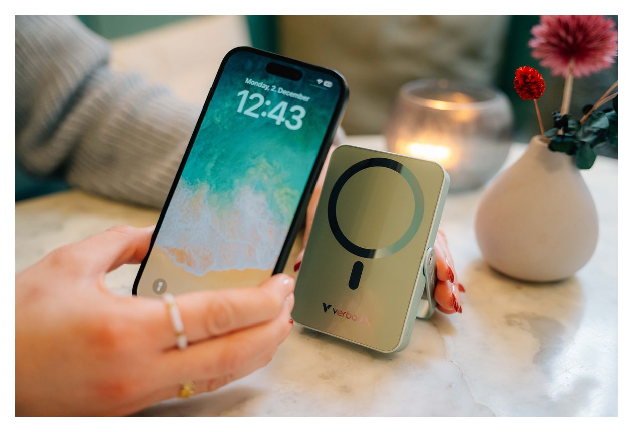 Charge 'n' Go Magnetic Wireless 10000 mAh Powerbank USB Typ-C Kabelloses Laden  (Pink) 