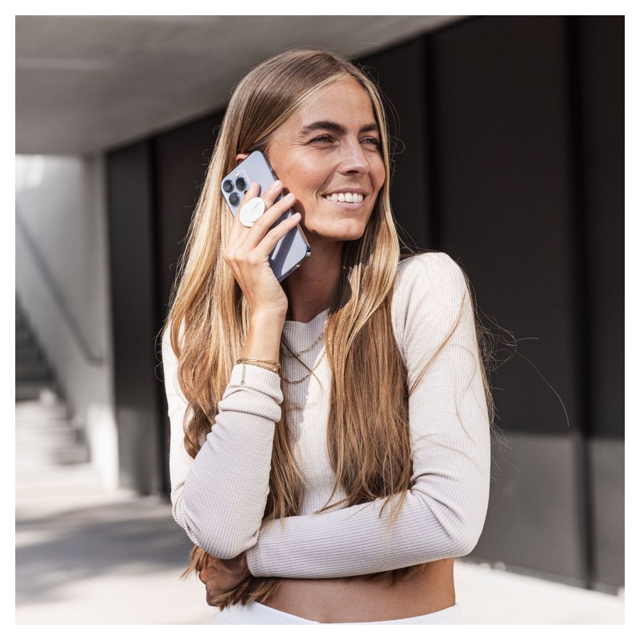 Backflip Mag Fingerring für Apple iPhone 12, 13, 14, 15 series  (Weiß) 