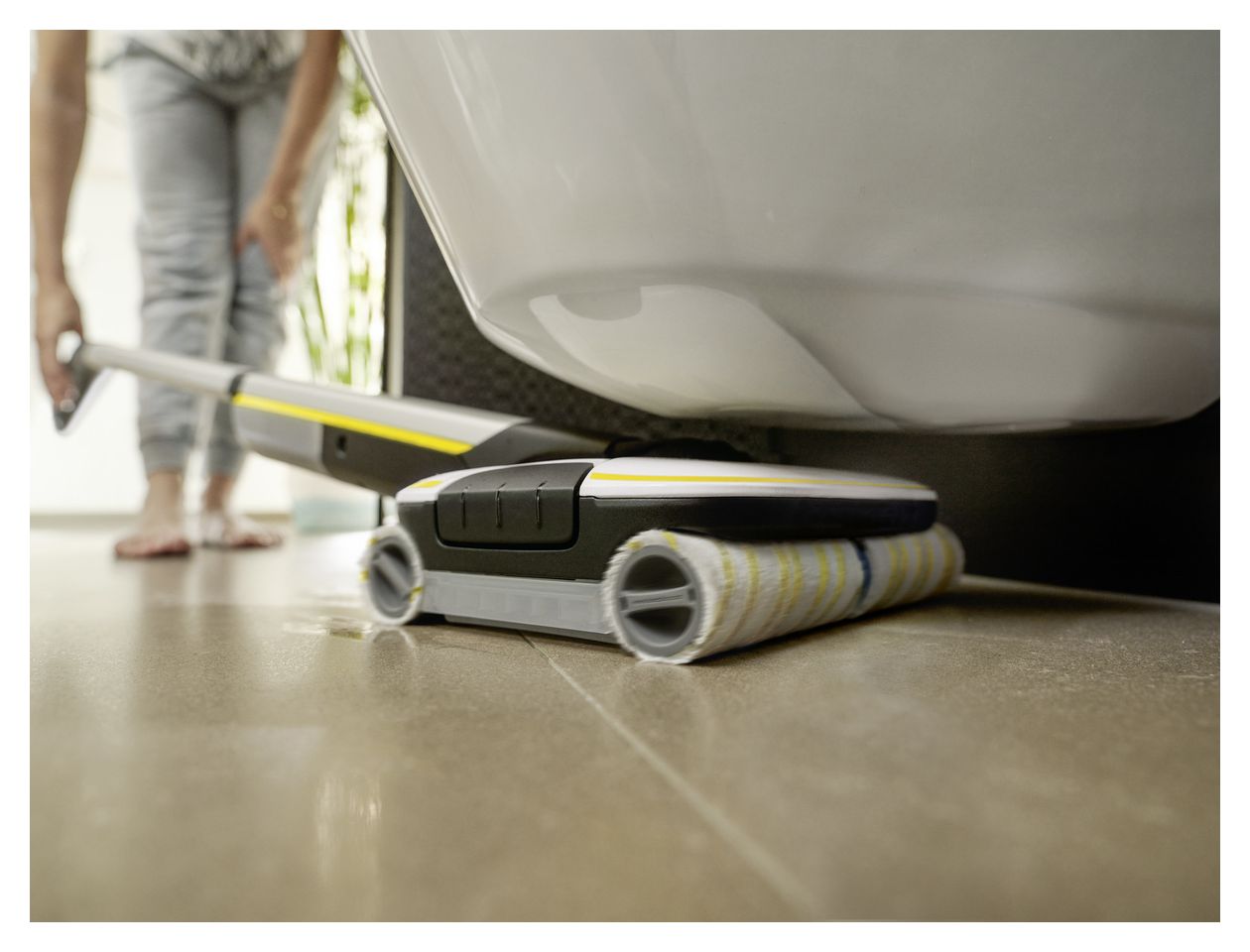 FC7 Cordless Naß-/Trockensauger bis 45 min Laufzeit 2,85 Ah bis 0,2 l Schmutzwasser Beutellos 