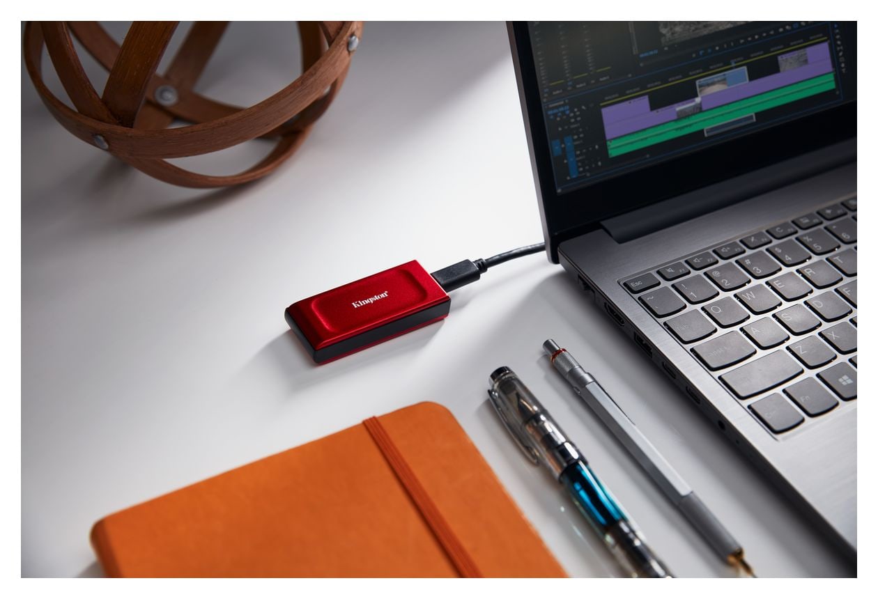 XS1000 2 TB SSD  (Rot) 