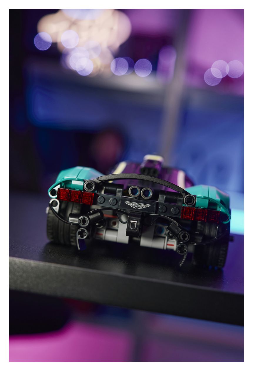 Aston Martin Valkyrie 