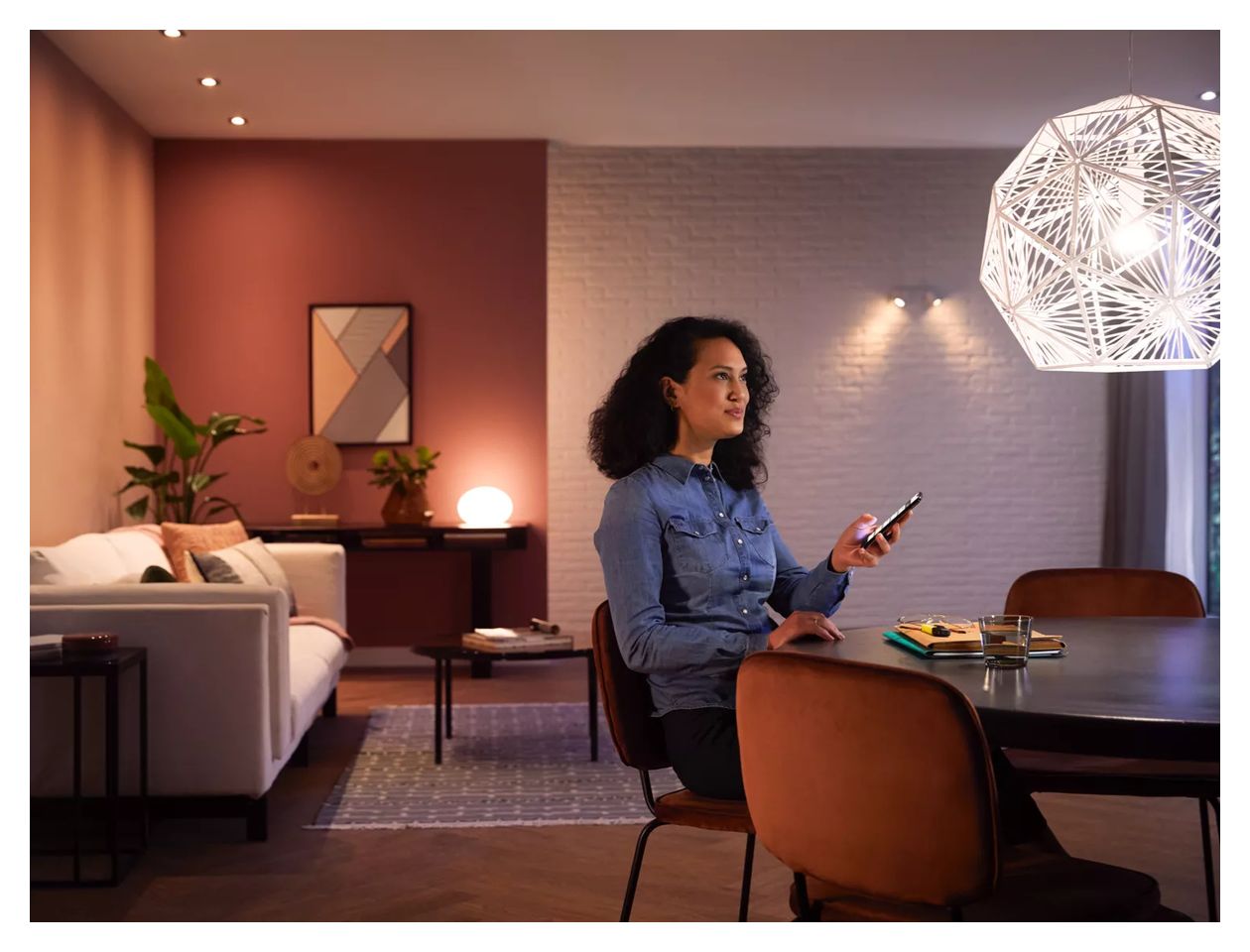 Hue White E27 A60 Viererpack LED Intelligentes Leuchtmittel Weiches Weiß 