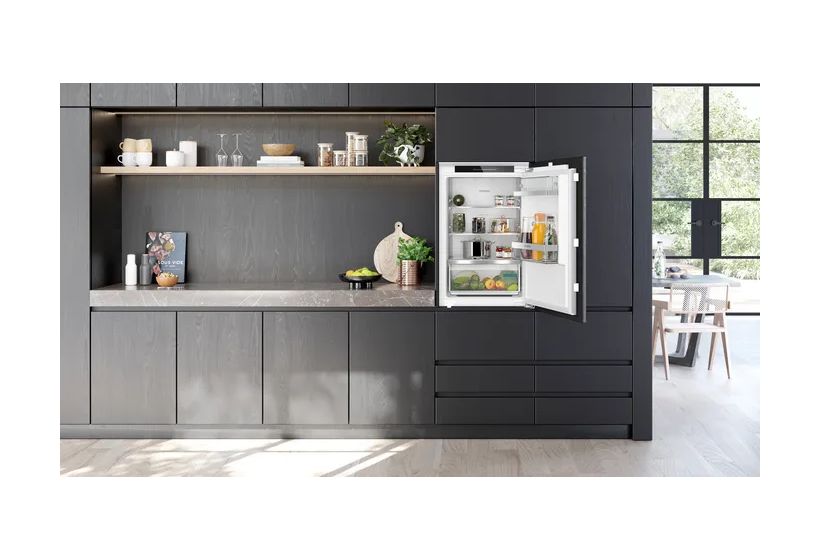 iQ500 KI21RADD1 136 l 88 cm Einbaukühlschrank EEK: D 74 kWh Jahr 