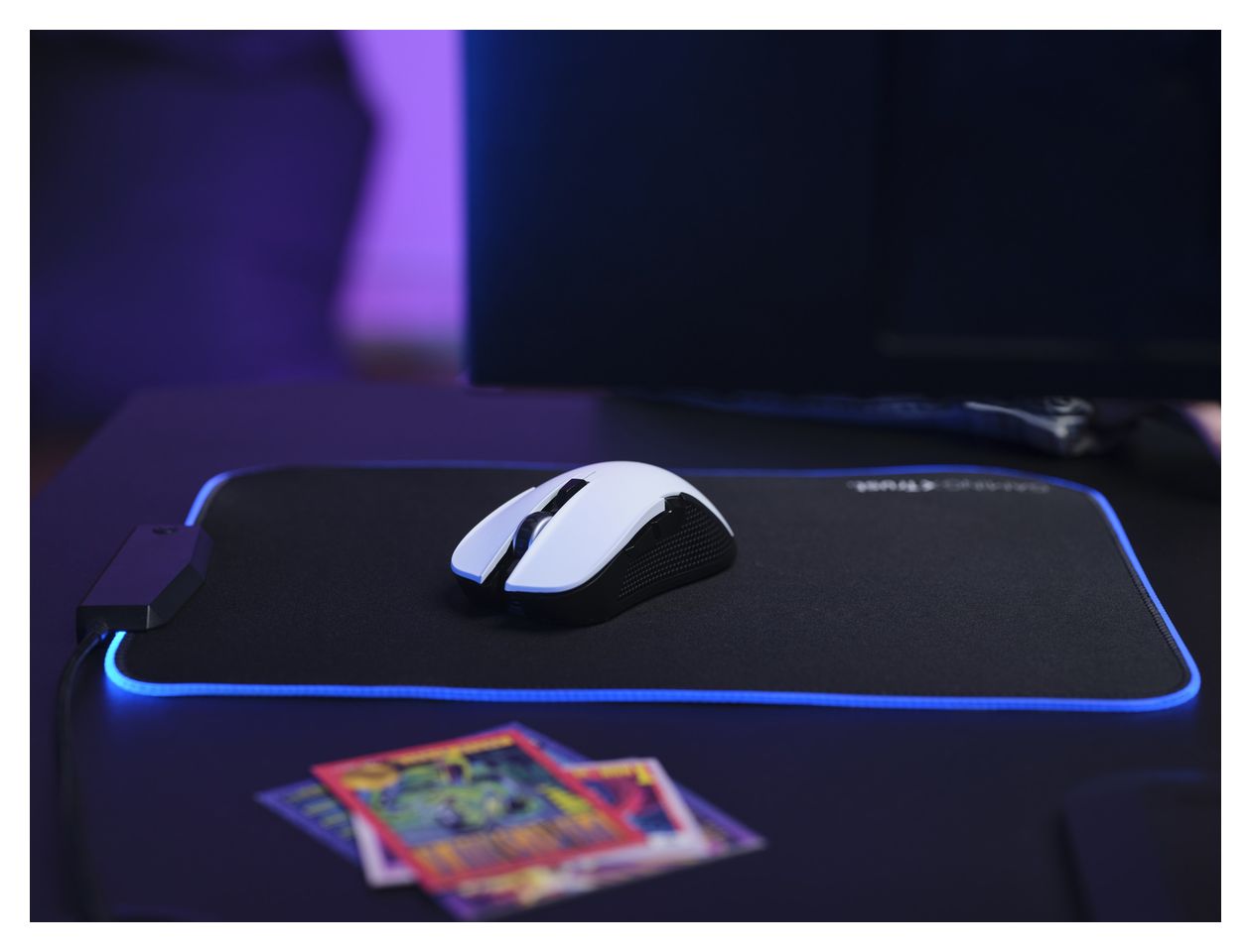 GXT 923W YBAR 7200 DPI Gaming Maus Optisch  (Schwarz, Weiß) 