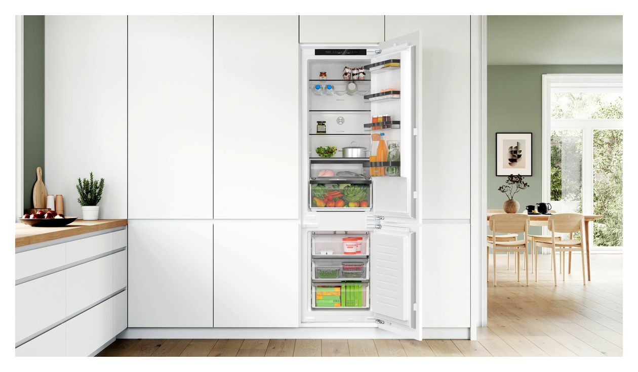 Serie 4 KIN96SFD0 215 l Kühlteil 75 l Gefrierteil 194 cm Einbau Kühl-/Gefrierkombination NoFrost 