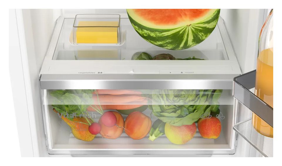 Serie 6 KIR41EDD1 204 l 122,5 cm Einbaukühlschrank EEK: D 81 kWh Jahr 