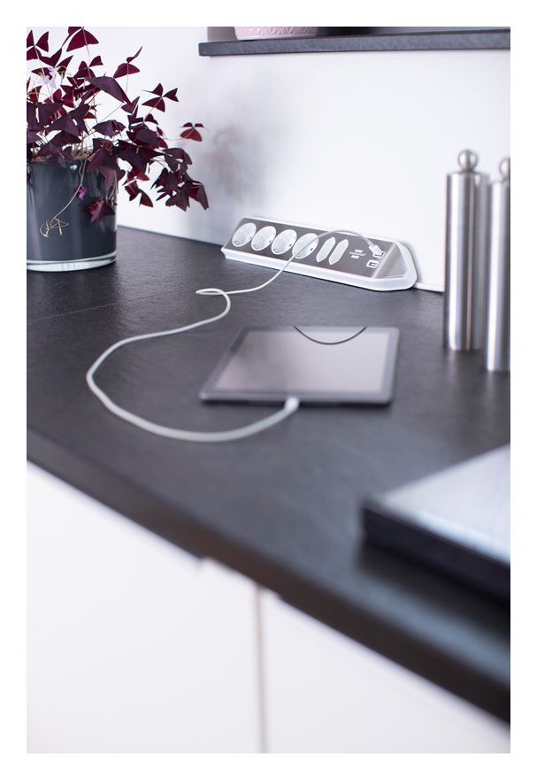estilo Ecksteckdosenleiste 6-fach 2 m  (Silber/Weiß) 