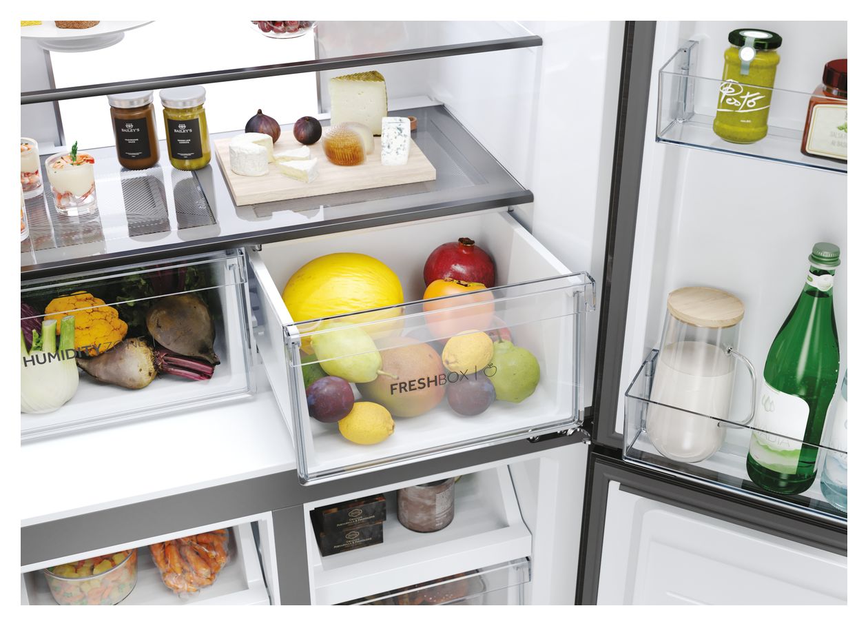 HCR7818DWPT Side-by-Side Kühl-/ Gefrierkombination 307 l / 156 l 232 kWh NoFrost 1815 mm x 833 mm  (Schwarz) 