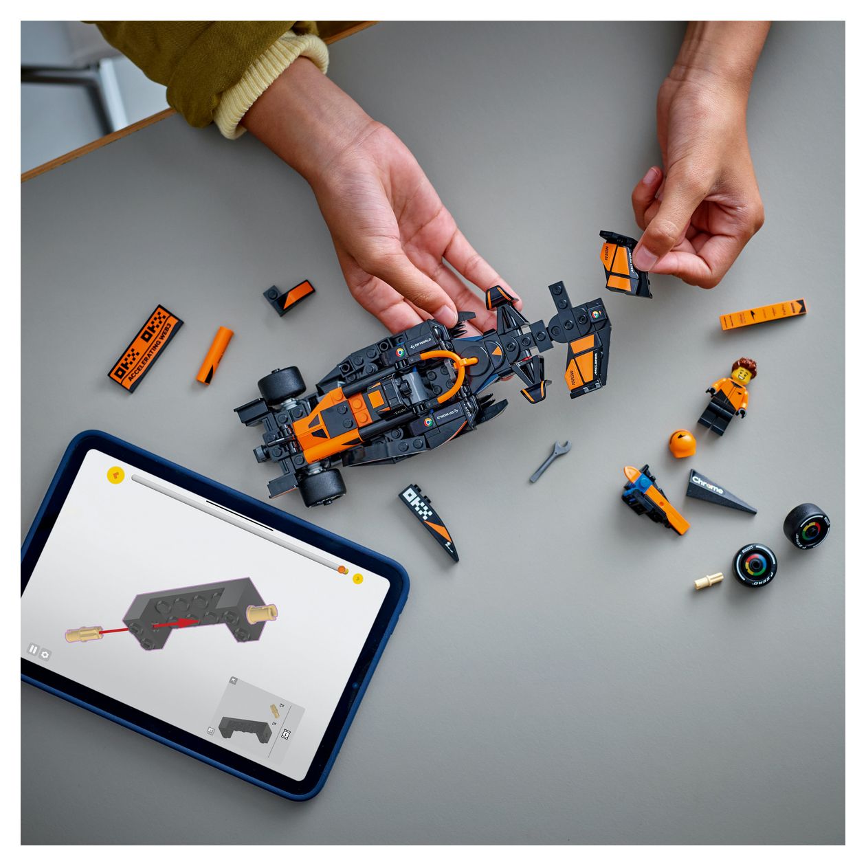 McLaren F1® Team MCL38 Rennauto 