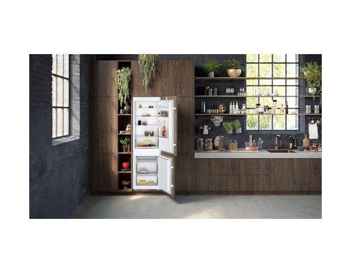 N30 KI5861SE0 Schlepptür 183 l / 84 l Einbau Kühl-/Gefrierkombination 229 kWh 